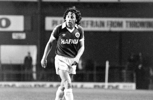 Everton - Notts County: Evertons Mickey Thomas
