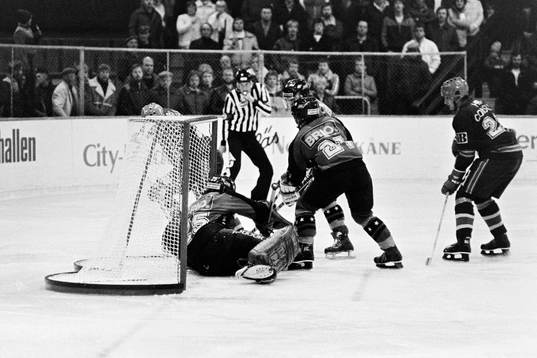 Bläddra bland fler bilder av Ishockey, Div 1 Södra, Osby - Malmö, 1-5