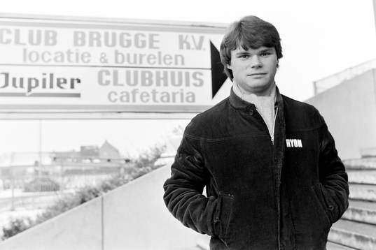 Peter Nilsson utanför arenan