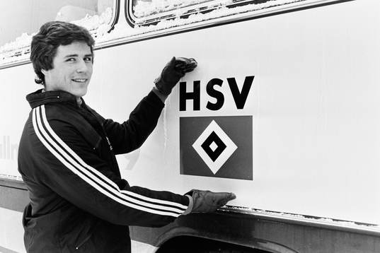 Glenn Hysén vid spelarbussen