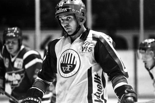 Lars Hällström, Modo