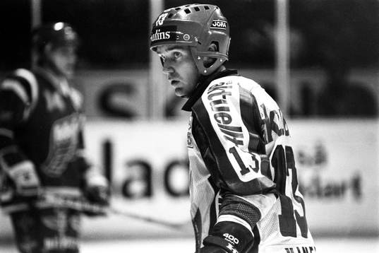 Lars Hällström, Modo
