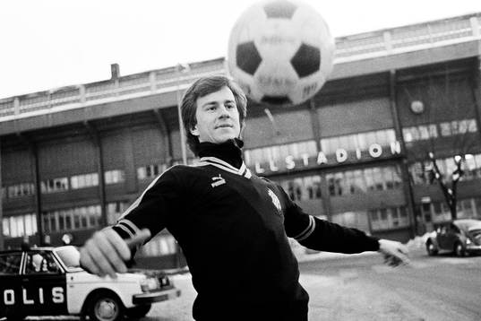 Thomas Bergman med bollen