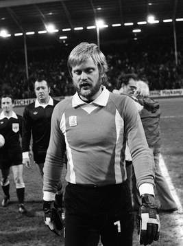 Ronnie Hellström, Kaiserslautern, målvakt