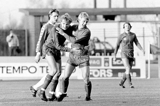 Andreas Ravelli och Johnny Gustavsson, Öster jublar