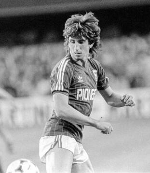 Ipswich - Tottenham: Paul Mariner of Ipswich