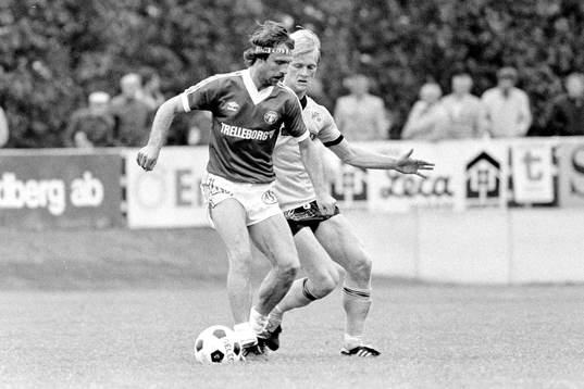 Trelleborgs skyttekung Benny Mårtensson uppvaktas av