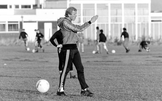 Manager Bob Houghton