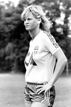 Karin Åhman, Sverige