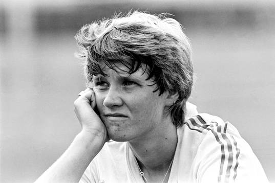 Pia Sundhage, Sverige