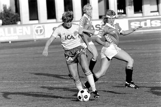 Pia Sundhage, Sverige