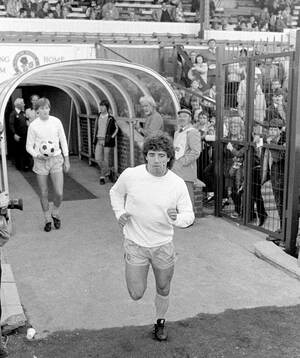 Kevin Keegan of Newcastle enters the pitch