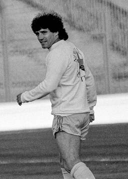 Kevin Keegan of Newcastle warming up
