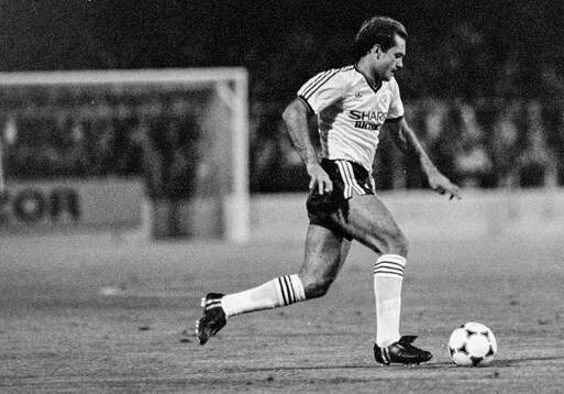 Nottingham Forest - Manchester United: Ray Wilkins of
