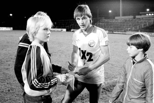 Sten-Ove Ramberg, Hammarby skriver autografer