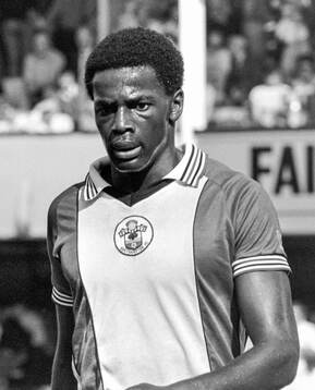 Southampton - Aston Villa: Southamptons Justin Fashanu