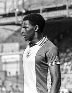 Southampton - Aston Villa: Southamptons Justin Fashanu