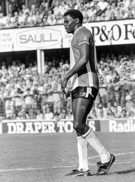 Southampton - Aston Villa: Southamptons Justin Fashanu