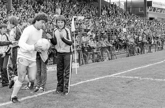 Football, Division Two, England 1982-1983, Bolton -