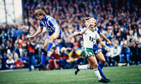 Göteborgs Stig Fredriksson och Glenn Hysén mot Hammarbys