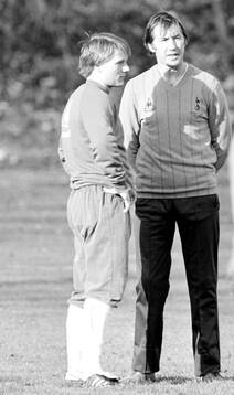 Football, Division One, England, Tottenham, Training