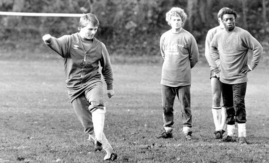 Football, Division One, England, Tottenham, Training