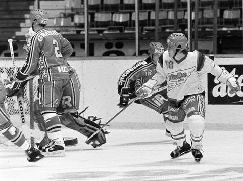 Lars Nyberg, Modo