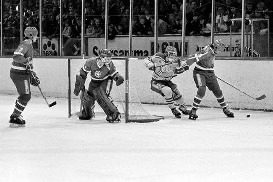 Tomas Sandström, Sverige och Chalupa, Tjeckoslovakien