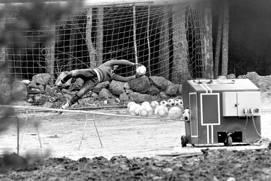 Fotboll, Träning, Bollkanon