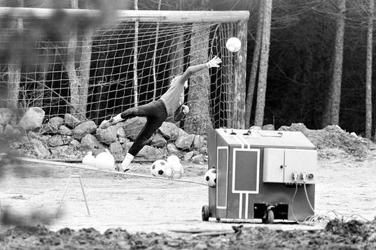 Fotboll, Träning, Bollkanon