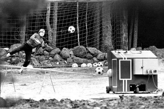 Fotboll, Träning, Bollkanon