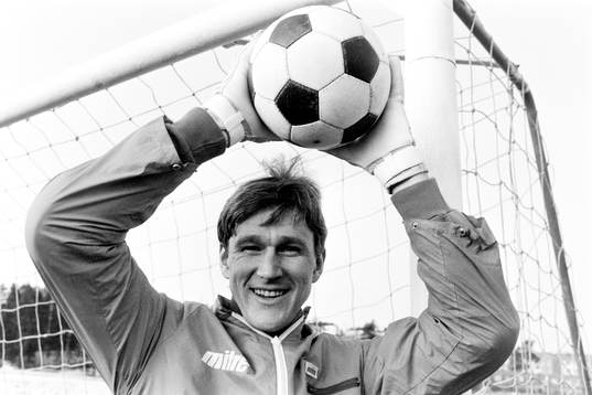 Arne Skalk, målvakt