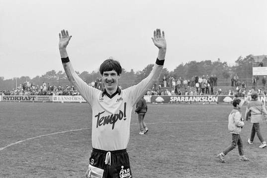 Mjällbys matchvinnare Lennart Johansson jublar