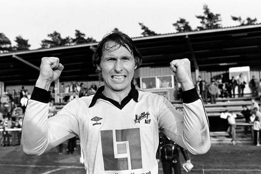 Mjällbys matchvinnare Bo Andersson jublar
