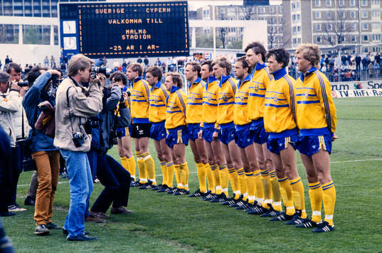 Sveriges startelva på Malmö Stadion som firar 25 år