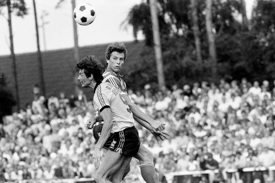 Lennart Johansson, Mjällby och Glenn Hysén, Göteborg i