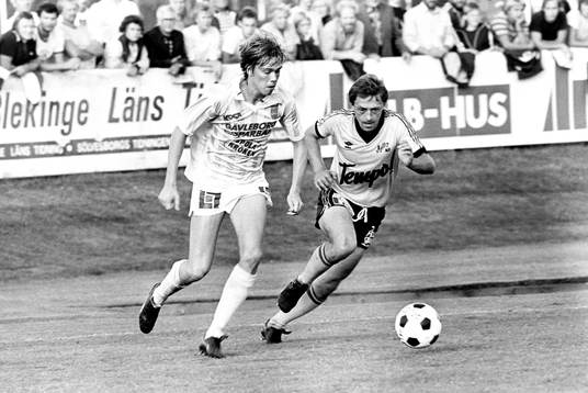 Per Olsson, Gefle tar sig förbi mjällbys Andrzej Woronko