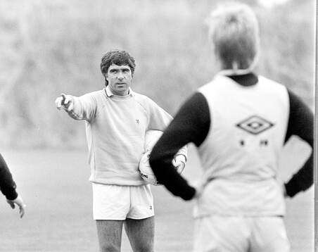 Coventrys manager Bobby Gould