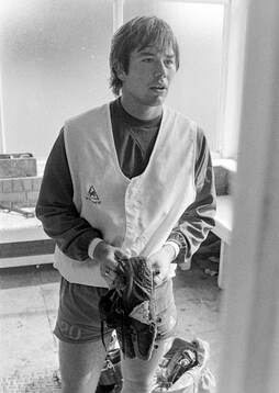 Adrian Heath of Everton