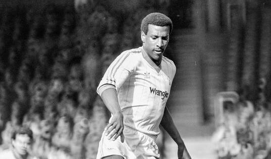 Liverpool - Nottingham Forest: Viv Anderson of Nottingham