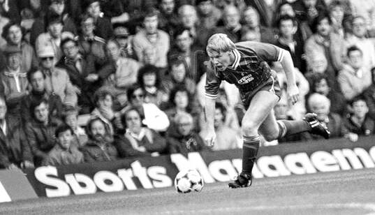 Liverpool - Nottingham Forest: Sammy Lee of Liverpool