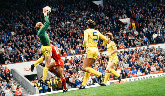 Liverpool - Nottingham Forest: Forest goalie Hans van