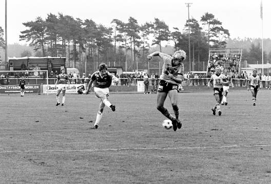 Hans Larsson, Mjällby täcker ett skott