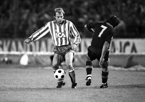 Tommy Holmgren utmanar en romaspelare