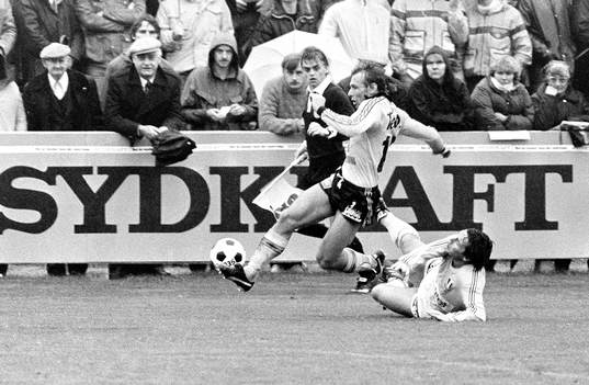 Roy Andersson, Malmö försöker stoppa mjällbys Bo