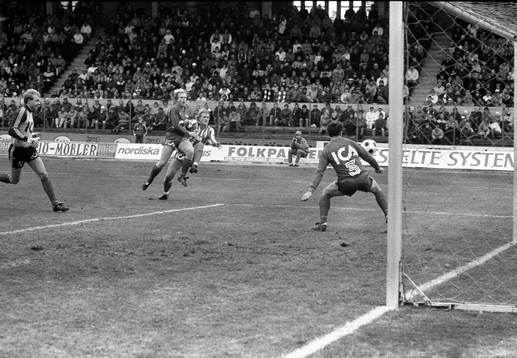 Håkan Sandberg, Göteborg gör 0-1 i 24 minuten. Per-Olof