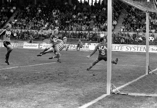 Håkan Sandberg, Göteborg gör 0-1 i 24 minuten. Per-Olof