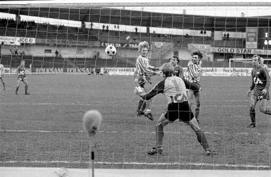 Håkan Sandberg, Göteborg gör mål på Thomas Ravelli,