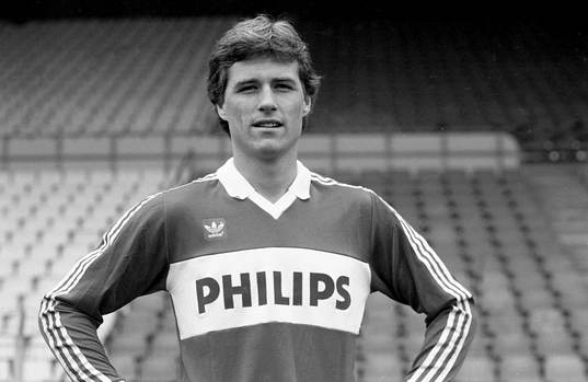 Glenn Hysén, Proffsdebut, PSV Eindhoven