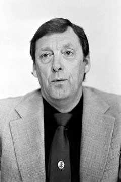 Frank Marshall, Halmia
